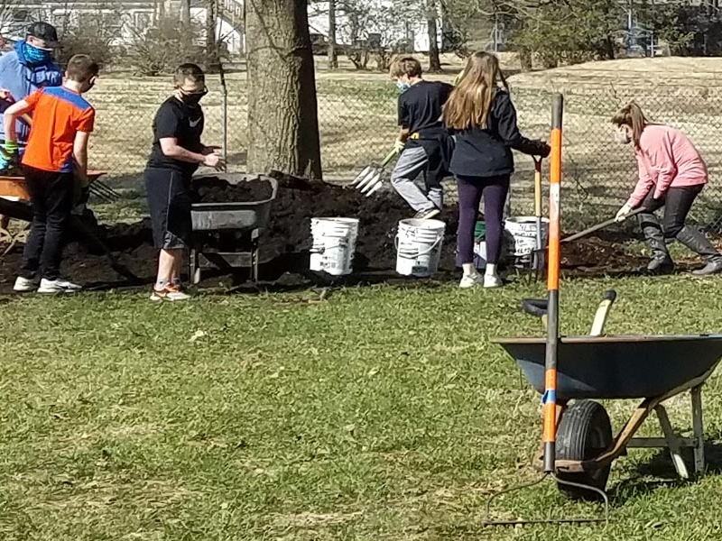 volunteers mulching